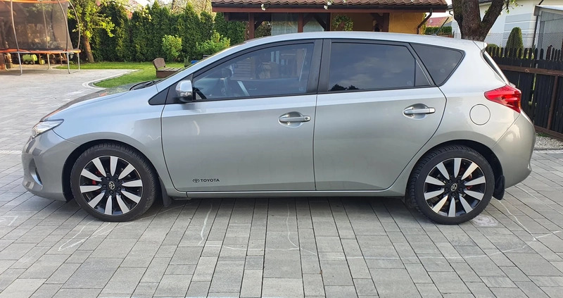 Toyota Auris cena 34800 przebieg: 175000, rok produkcji 2013 z Krosno małe 301